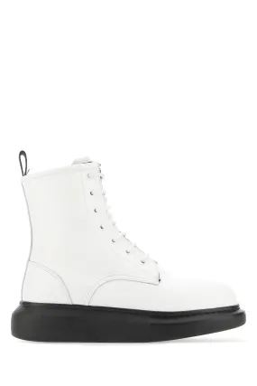 Alexander McQueen Contrast Sole Boots