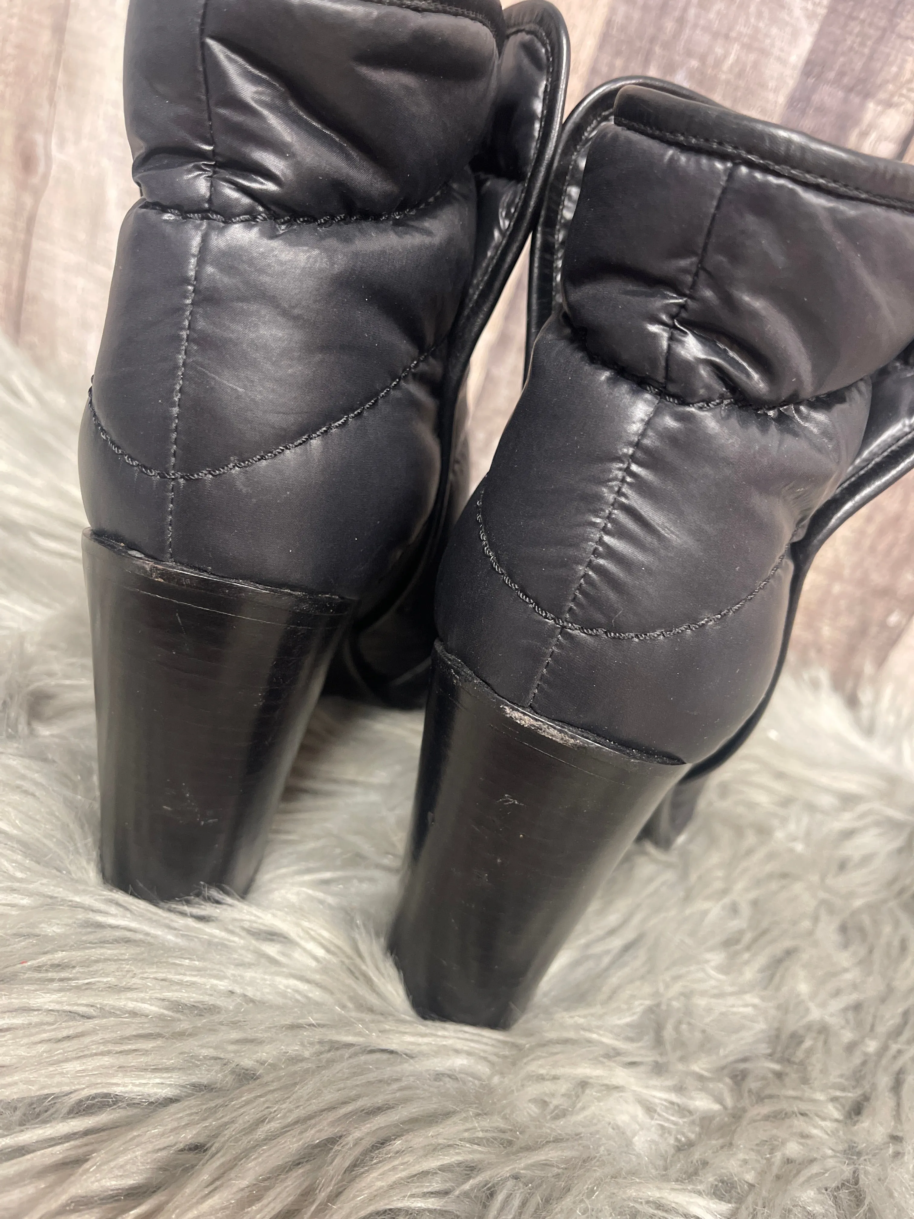 Black Boots Luxury Designer Chanel, Size 6 (36)