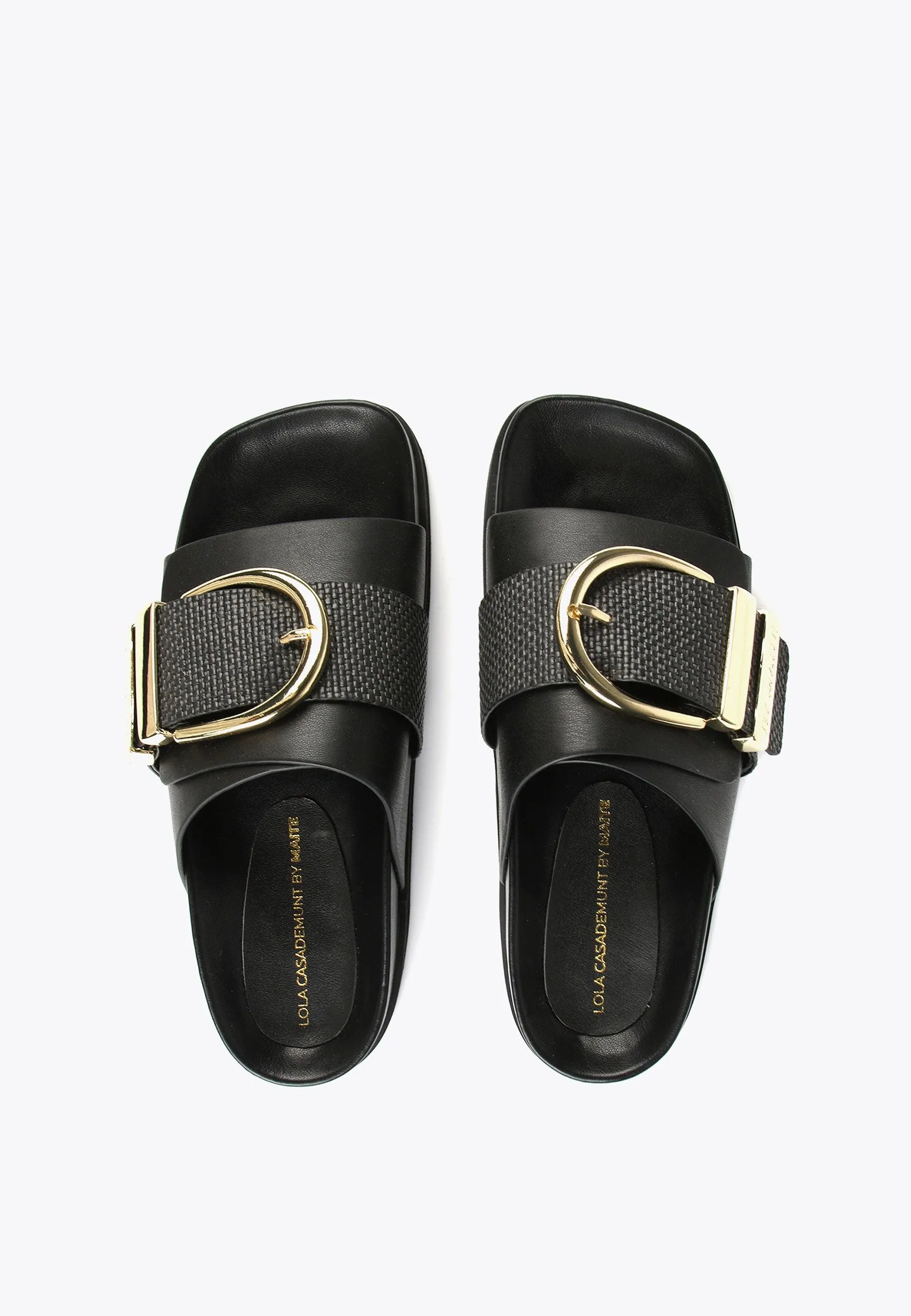 Flat sandals