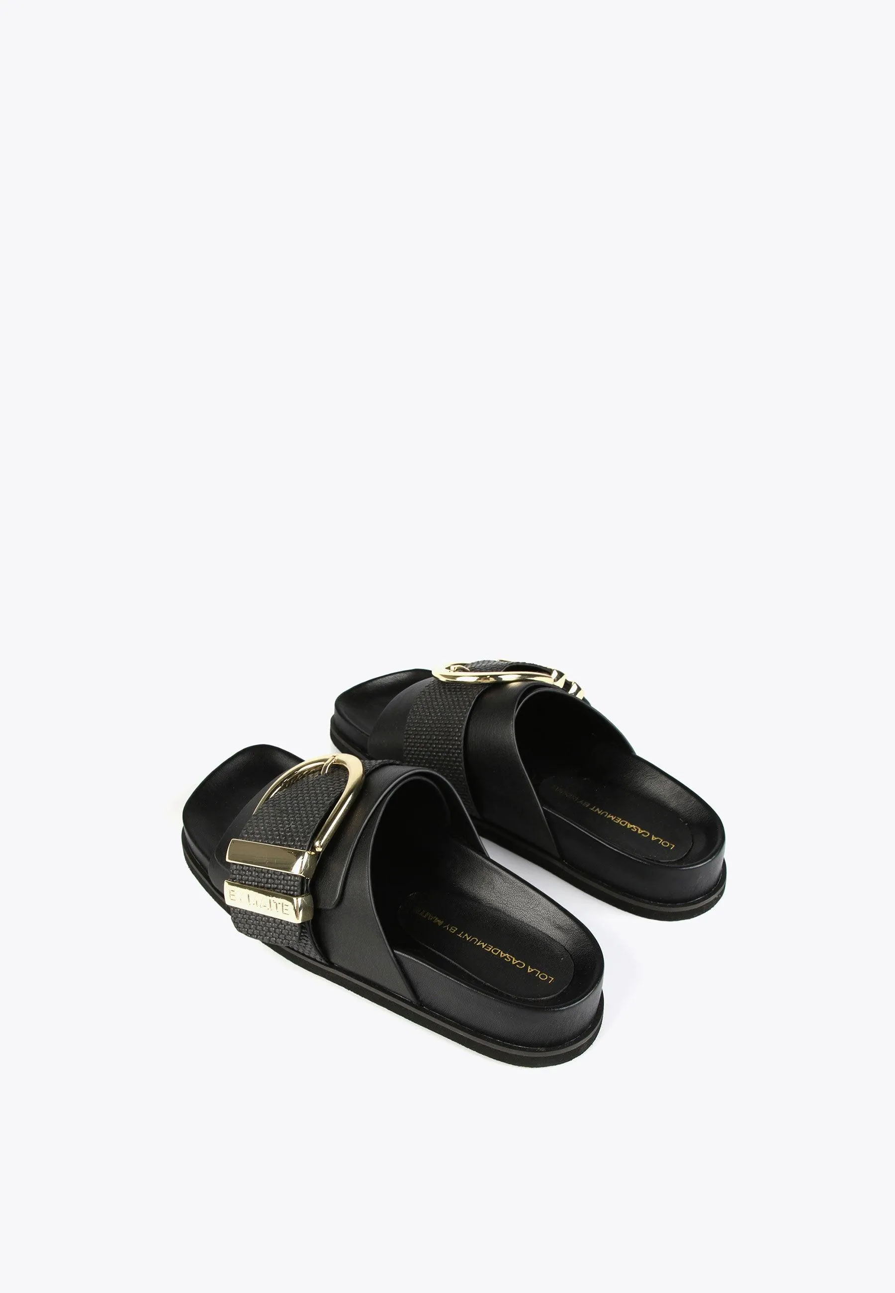 Flat sandals