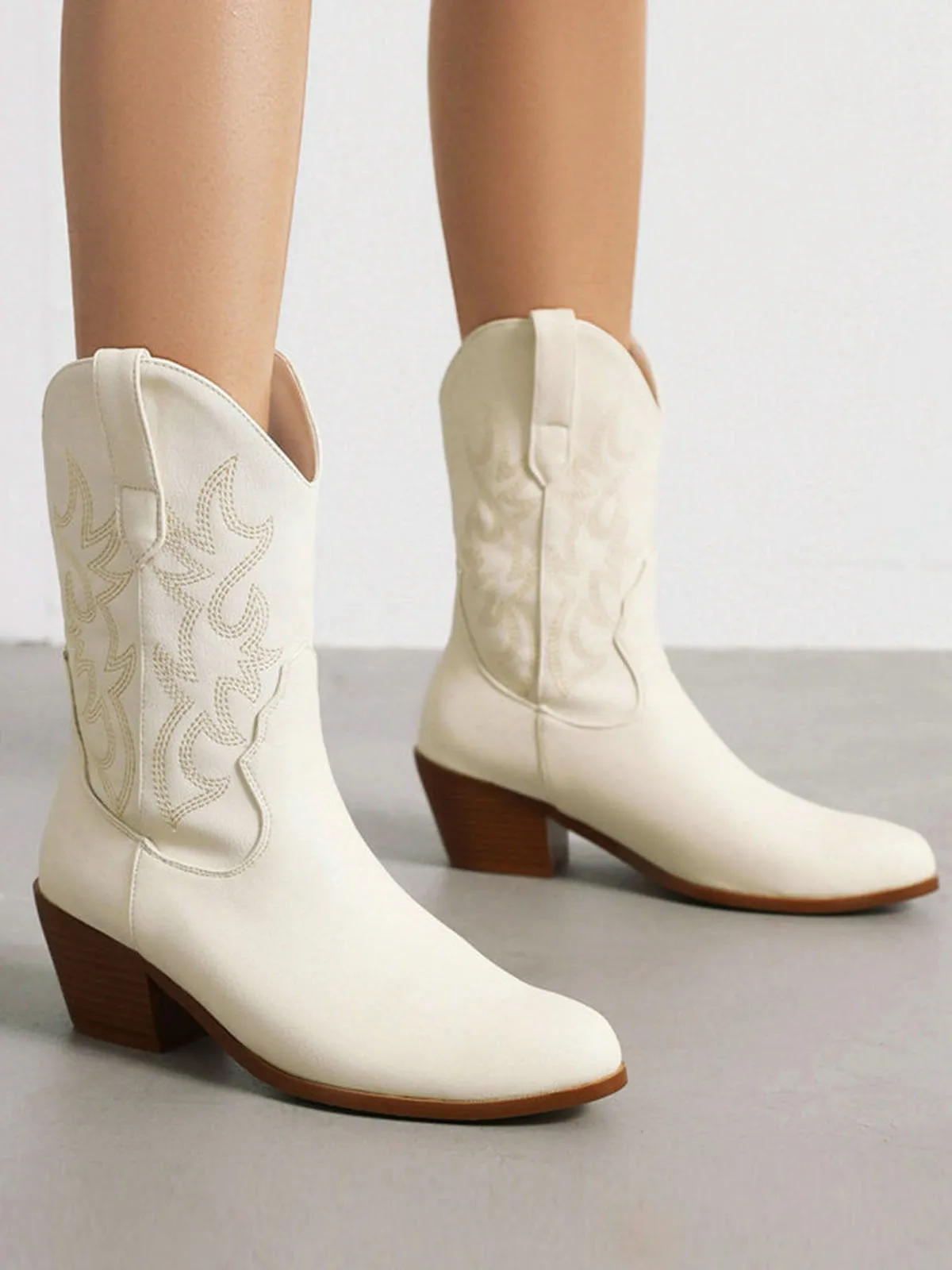 Vintage Embroidered Chunky Heel Cowboy Boots